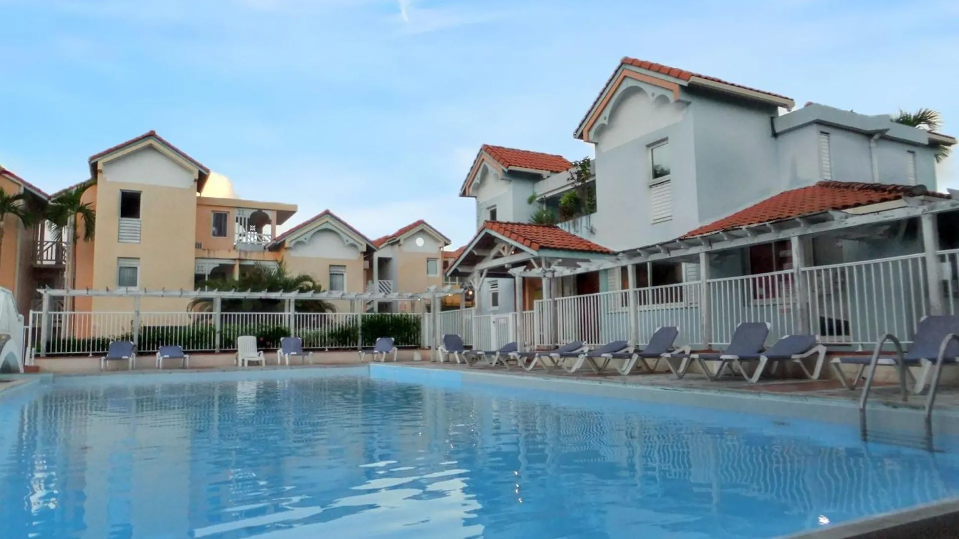 Appartement Confortable A Sainte-Anne, Piscine Partagee Sainte-Anne