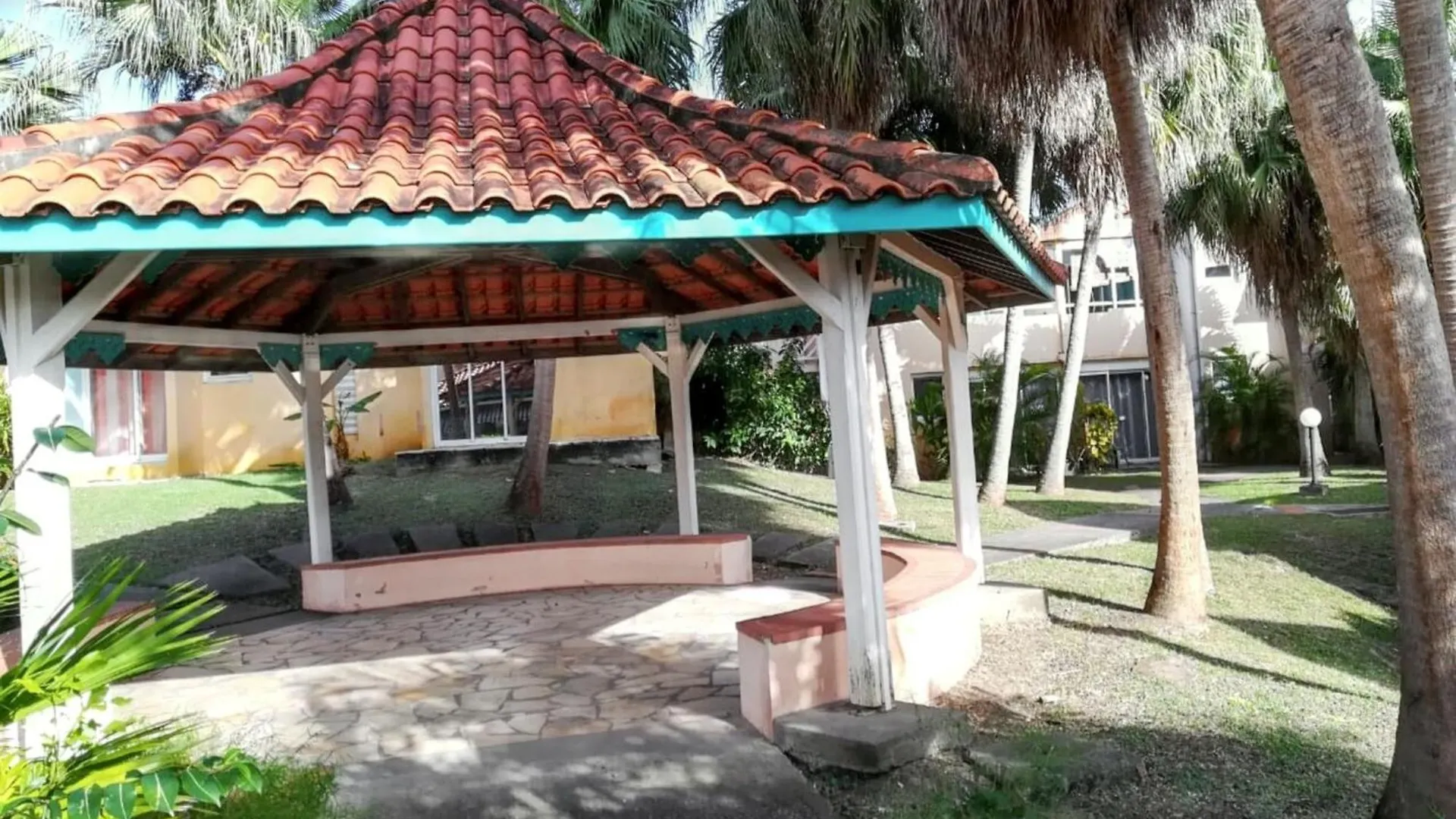 Daire Appartement Confortable A Sainte-Anne, Piscine Partagee